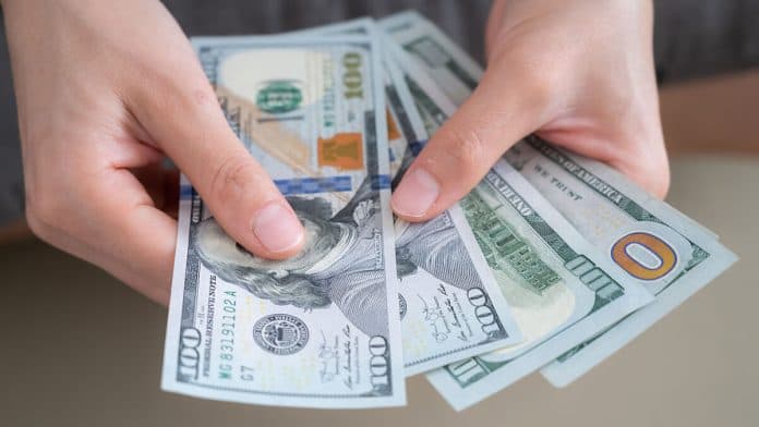 dolar_melemah_karena_pasar_tunggu_tindakan_fed_tangani_inflasi_tinggi