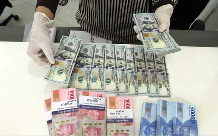 dolar_tergelincir_setelah_data_inflasi_as_sesuai_dengan_ekspektasi
