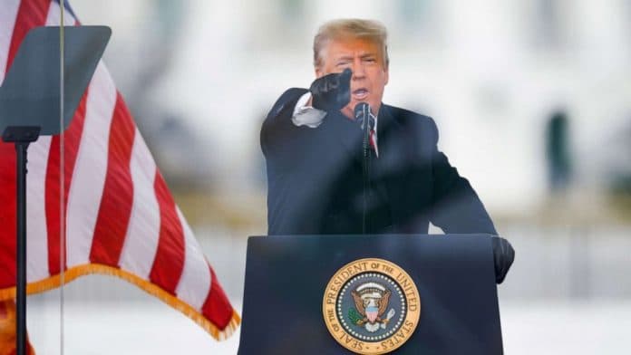 donald_trump_diminta_menyerahkan_diri_sebelum_25_agustus_2023