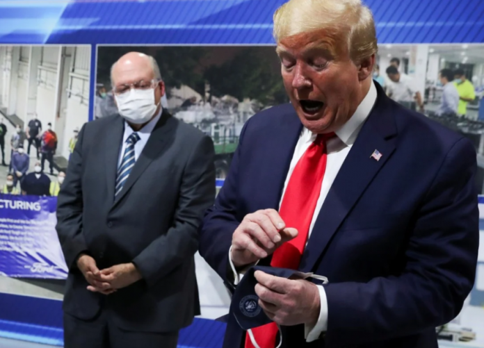 donald_trump_sebut_mampu_kalahkan_virus_corona_karena_miliki_cahaya_pelindung
