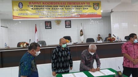 dorong_pertumbuhan_ekonomi_bi_siantar_dan_tpid_asahan_teken_mou