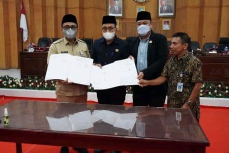 dprd_batu_bara_setujui_perubahan_rpjmd_dan_3_ranperda