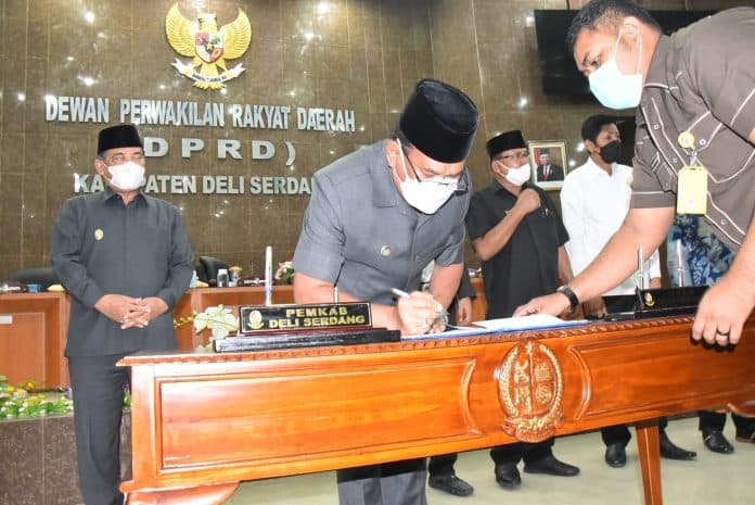 dprd_deli_serdang_sahkan_apbd_ta_2022_rp42_triliun