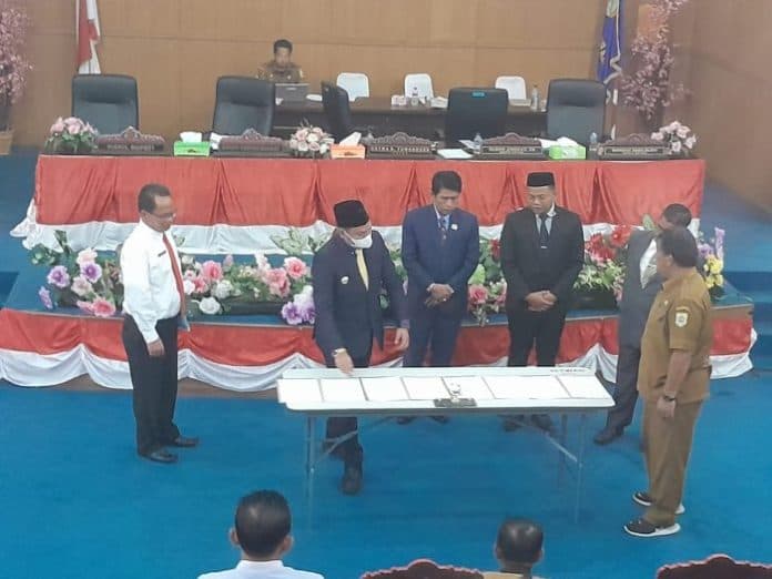 dprd_setujui_ranperda_lkpj_pakpak_bharat_tahun_anggaran_2021