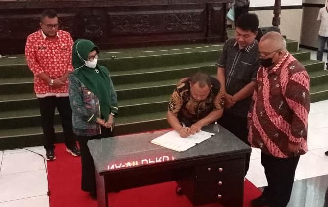 dprd_siantar_akhirnya_setujui_ranperda_rpjmd_jadi_perda