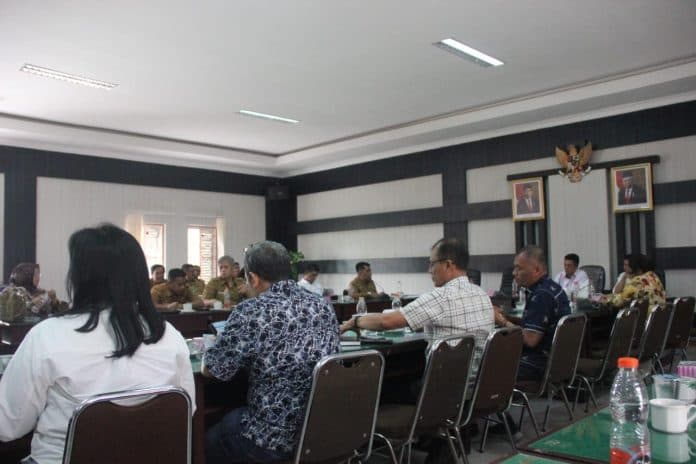 dprd_simalungun_usulkan_disdukcapil_permudah_urus_identitas_anak_broken_home