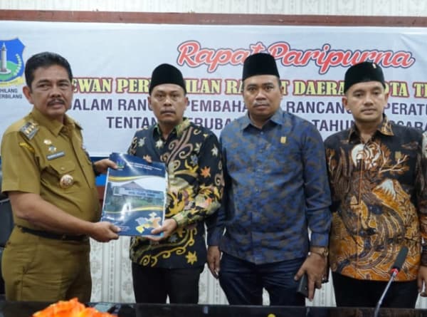dprd_tebing_tinggi_setujui_raperda_p_apbd_2022_jadi_perda