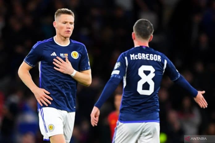 dua_gol_scott_mctominay_bantu_timnas_skotlandia_tumbangkan_spanyol