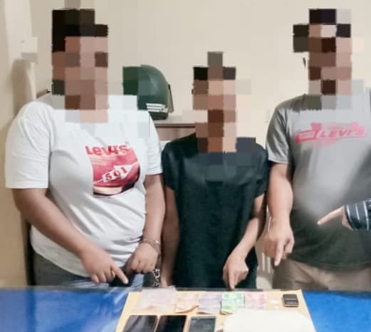 dua_irt_dan_rekannya_nyambi_jual_sabu_diciduk_polres_tanjung_balai