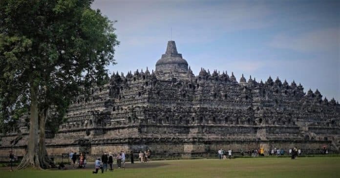 dua_juta_wisatawan_mancanegara_diharapkan_mengunjungi_candi_borobudur