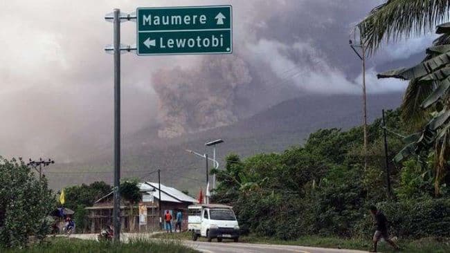 dua_kali_erupsi_pagi_ini_badan_geologi_perluas_jarak_aman