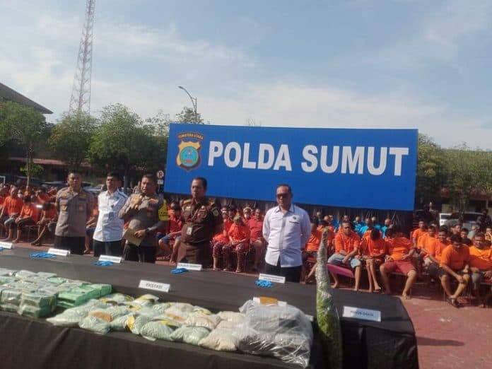 dua_minggu_polda_sumut_tangkap_ratusan_orang_karena_narkoba