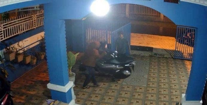 dua_pelaku_curanmor_di_tuntungan_dibekuk_ngakunya_untuk_main_judi_slot_dan_narkoba