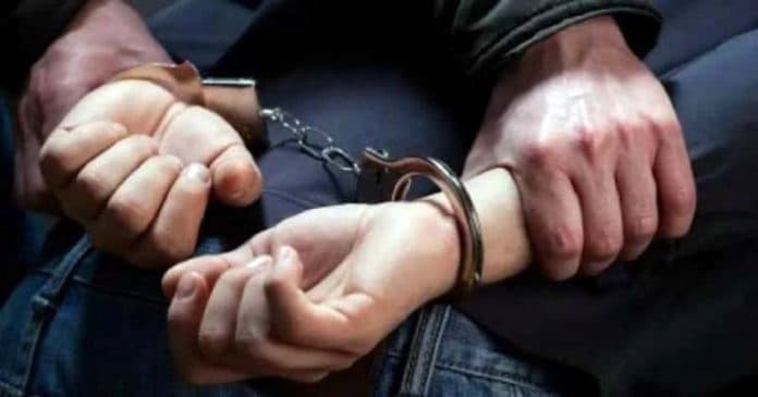 dua_polisi_ditangkap_usai_curi_mobil_di_mal_lampung