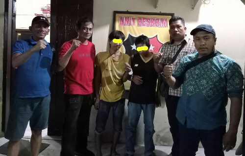 dua_pria_pelaku_pencurian_pagar_besi_madrasah_di_binjai_ditangkap_polisi