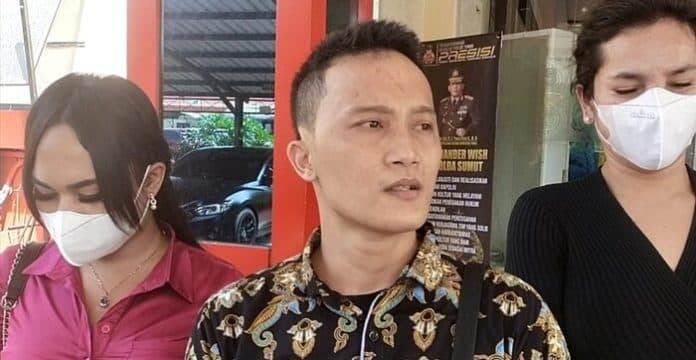 dua_waria_yang_diduga_diperas_oknum_polisi_diperiksa_di_polda_sumut