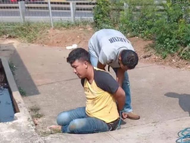 duel_tangan_kosong_anggota_marinir_bekuk_penjambret_hp