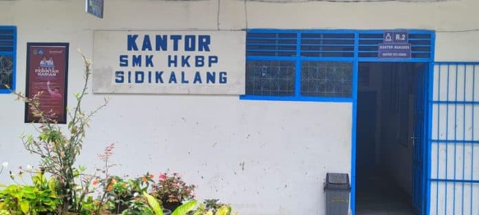 dugaan_korupsi_bos_3_guru_smk_hkbp_sidikalang_diperiksa_poldasu