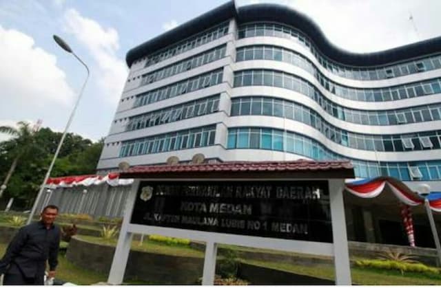 duh_ditengah_pandemi_dprd_medan_malah_dapat_tablet_dan_laptop_baru