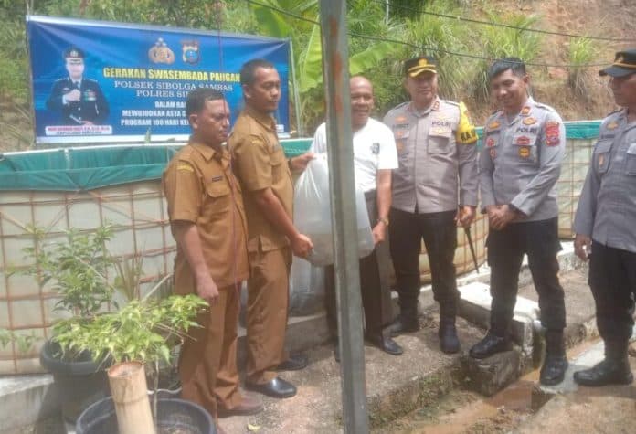 dukung_ketahanan_pangan_program_presiden_polres_sibolga_tabur_10000_benih_ikan_lele