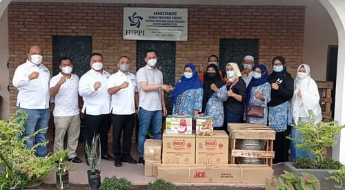 dukung_pemulihan_ekonomi_umkm_hippi_sumut_salurkan_bantuan_pemerintah