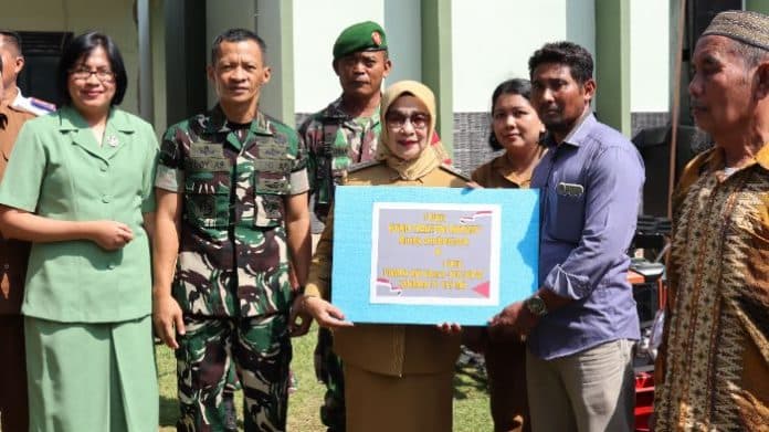 dukung_perluasan_areal_tanam_pemkab_labuhanbatu_serahkan_alsintan