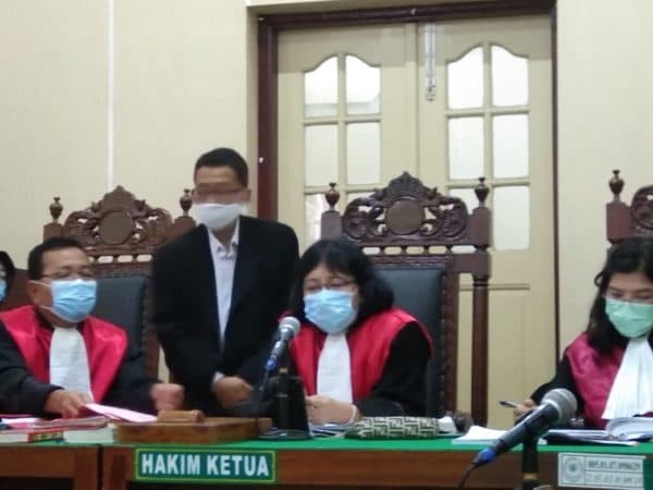 edarkan_sabu_oknum_polisi_dituntut_7_tahun_penjara