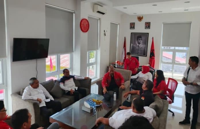 edy_rahmayadi_kembalikan_berkas_pendaftaran_balon_gubernur_ke_kantor_pdip_sumut