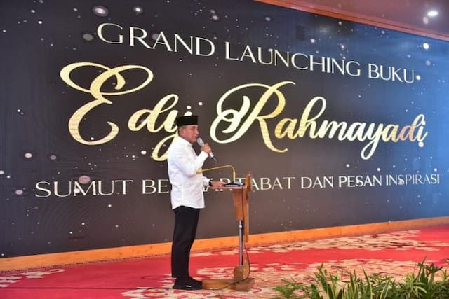 edy_rahmayadi_kisahkan_pernah_duduk_beralaskan_tikar_di_taman_depan_rumah_dinas_gubernur_sumut_bersama_ibunya