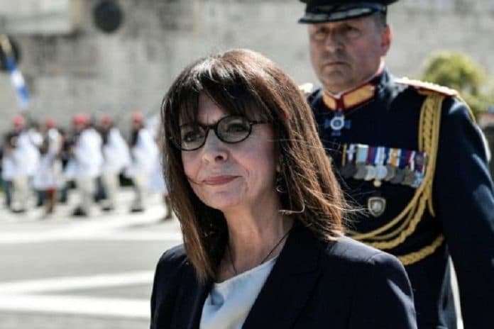 ekaterini_sakellaropoulou_presiden_wanita_pertama_yunani
