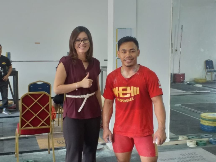 eko_lifter_indonesia_tetap_latihan_saat_jakarta_dilanda_virus_korona
