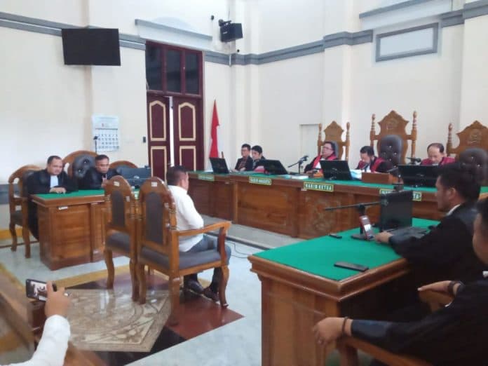 eksepsi_bupati_labuhanbatu_nonaktif_dan_mantan_anggota_dprd_ditolak