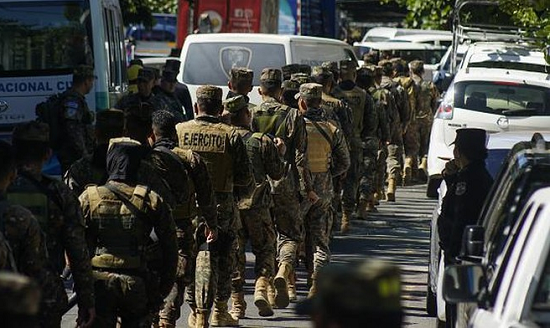 el_salvador_perpanjang_status_darurat_61_ribu_orang_ditangkap