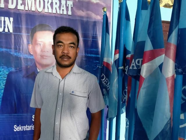 elias_barus_amran_sinaga_sangat_intens_dengan_partai_demokrat