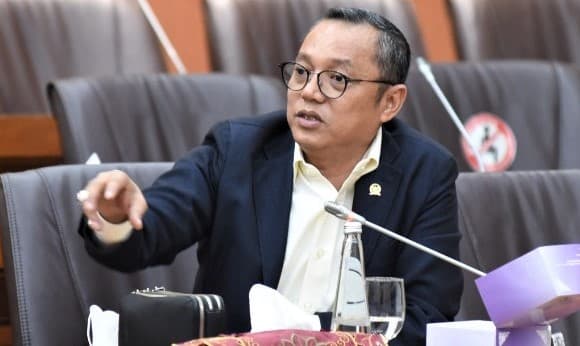 elite_pdip_dengar_upaya_jokowi_untuk_ganti_hasto_sebagai_sekjen