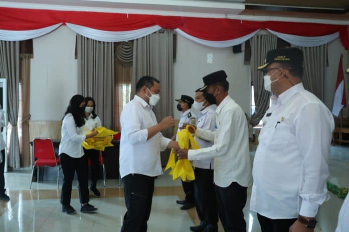 enam_desa_dan_tiga_kecamatan_pakpak_bharat_dapat_apresiasi_kepatuhan_wajib_pajak_terbaik_2021