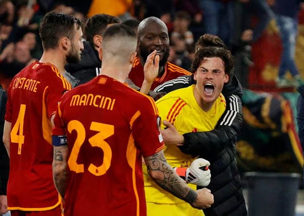 europa_league_roma_menang_adu_penalti_sparta_singkirkan_galatasaray