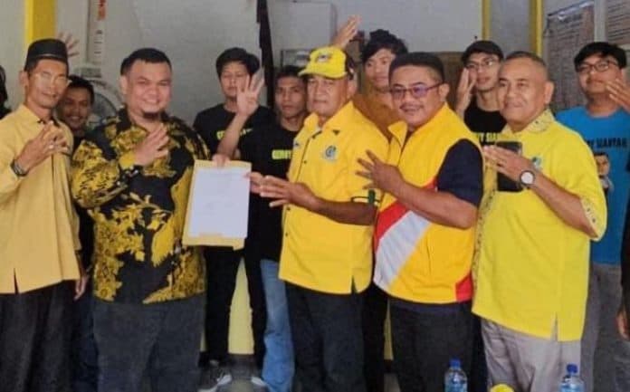 fawer_sihite_daftar_calon_wali_kota_siantar_ke_partai_golkar