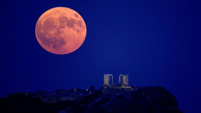 fenomena_alam_supermoon_ketiga_di_2024_akan_terlihat_sore_ini