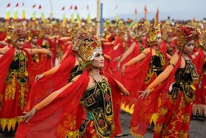 festival_gandrung_sewu_kali_ini_berbeda_disemarakkan_air_show