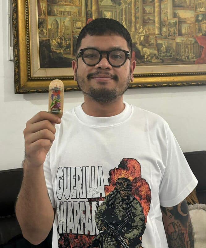 fingerboard_jadi_hobi_baru_dan_unik_bagi_anak_muda_kota_medan