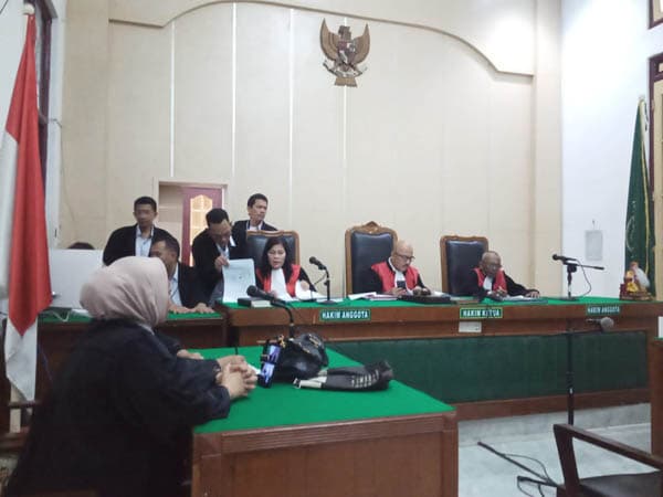 fokus_apresiasi_putusan_hakim_terhadap_2_terdakwa_perdagangan_orang_utan