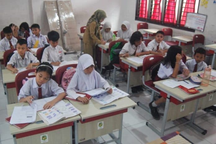 fokus_lensa_kembali_belajar_setelah_libur_panjang