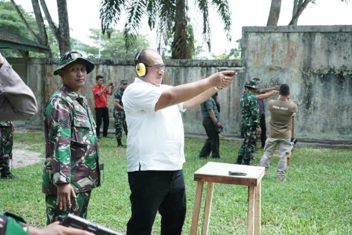 forkopimda_asahan_lomba_menembak_di_kodim_0208as