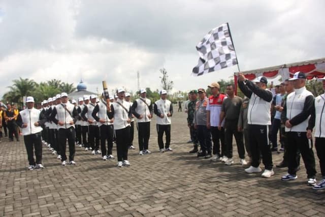 forkopimda_simalungun_lepas_kirab_api_pon_menuju_siantar