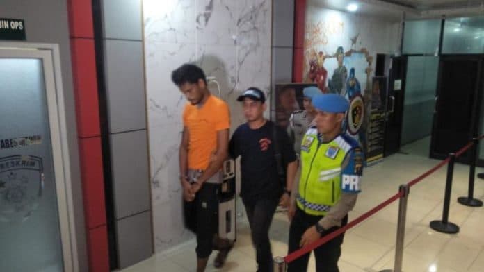 gagahi_siswi_smp_kuli_bangunan_ini_berlebaran_di_sel