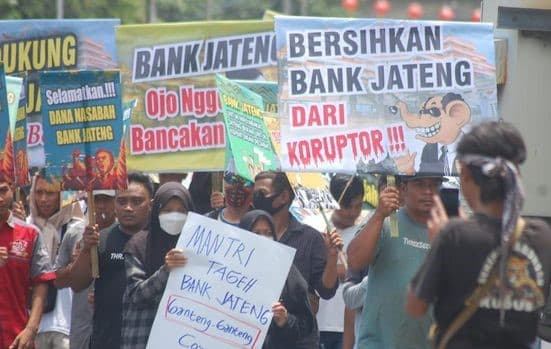 ganjar_dilaporkan_korupsi_warga_jateng_dukung_kpk