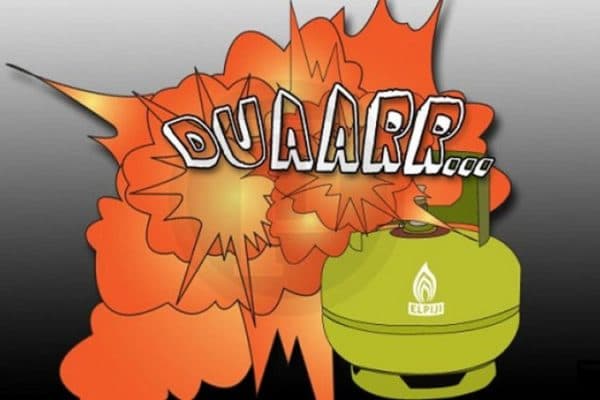 gara_gara_tabung_gas_bocor_suami_istri_dan_anaknya_terbakar