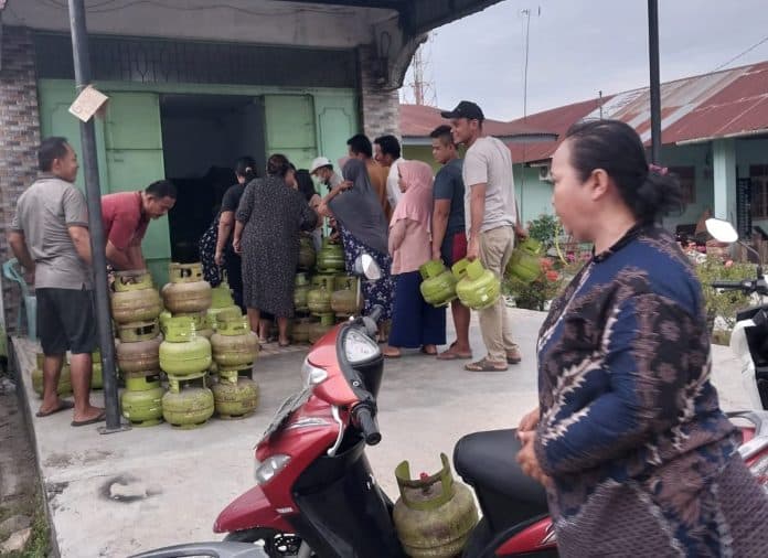 gas_elpiji_3_kg_langka_di_deli_serdang_agen_naikkan_harga