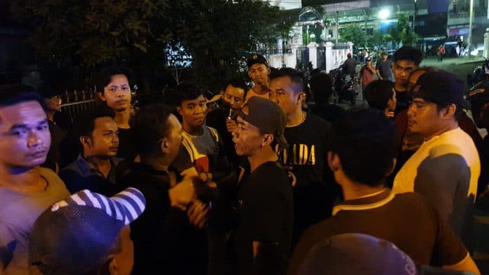 geber_knalpot_dua_ormas_terlibat_bentrok_di_medan